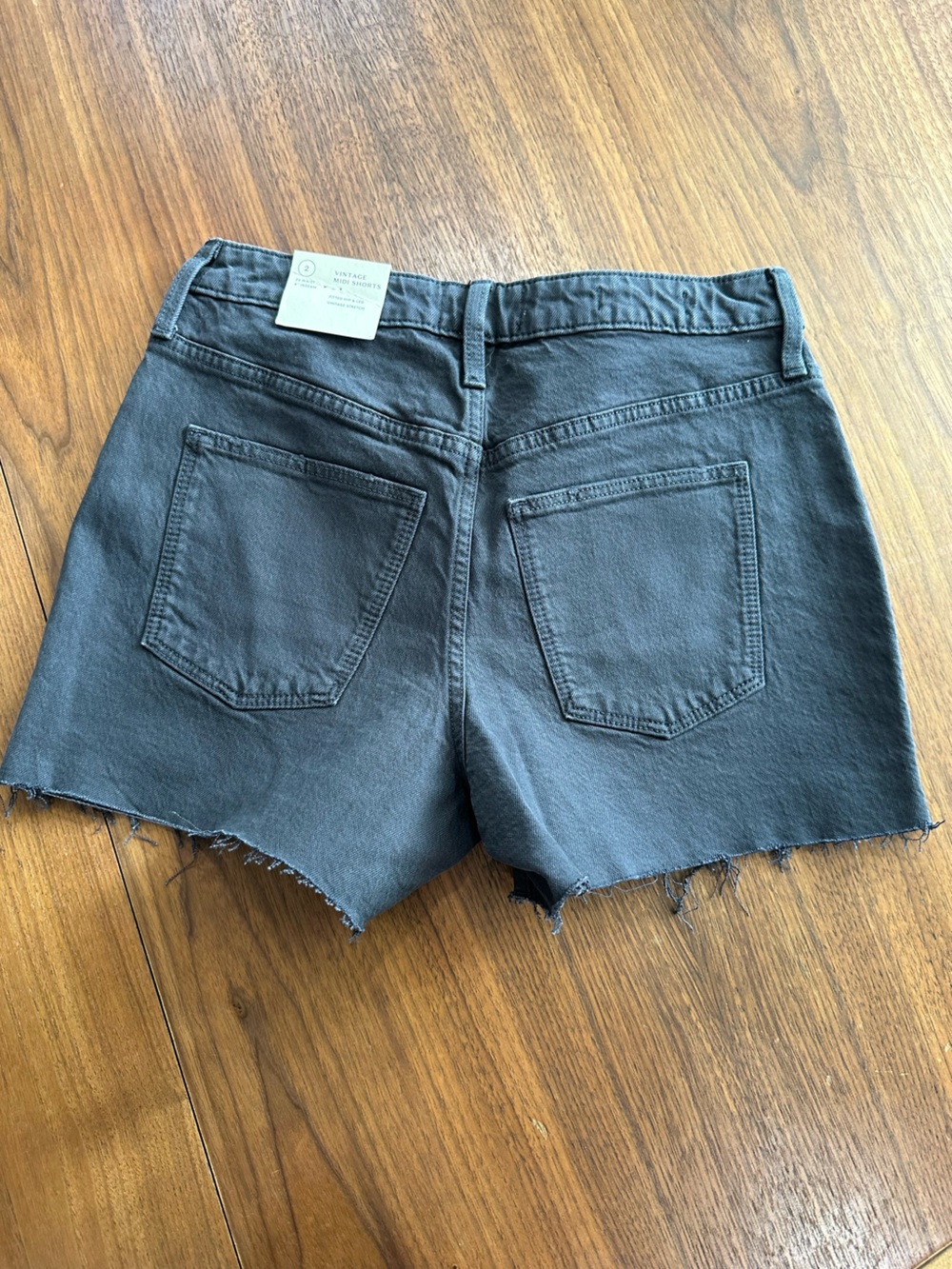 Universal Thread Vintage 99% cotton Midi Shorts Black Denim Size 2 / 26
